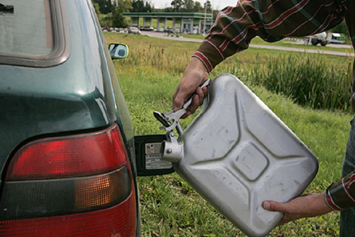 Правильное хранение бензина для безопасной перевозки