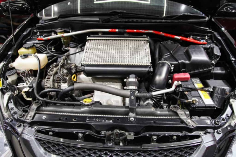 Как ухаживать за подкапотным пространством?