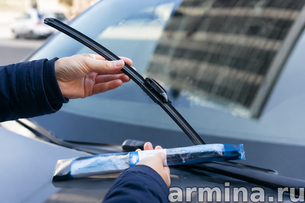 Замена дворников на автомобиле — как снять и установить щетки стеклоочистителя